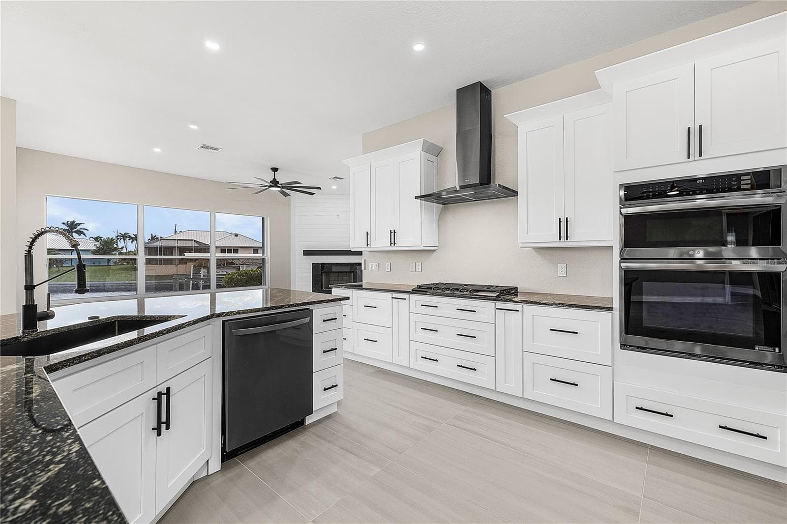 3302 2ND TERRACE — photo 4 of 50