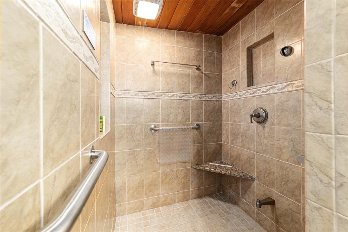 11144 190TH AVENUE — photo 37 of 72