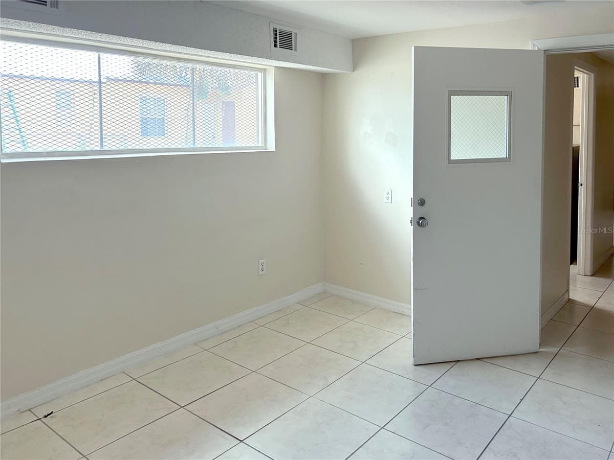706 7TH STREET — photo 8 of 12