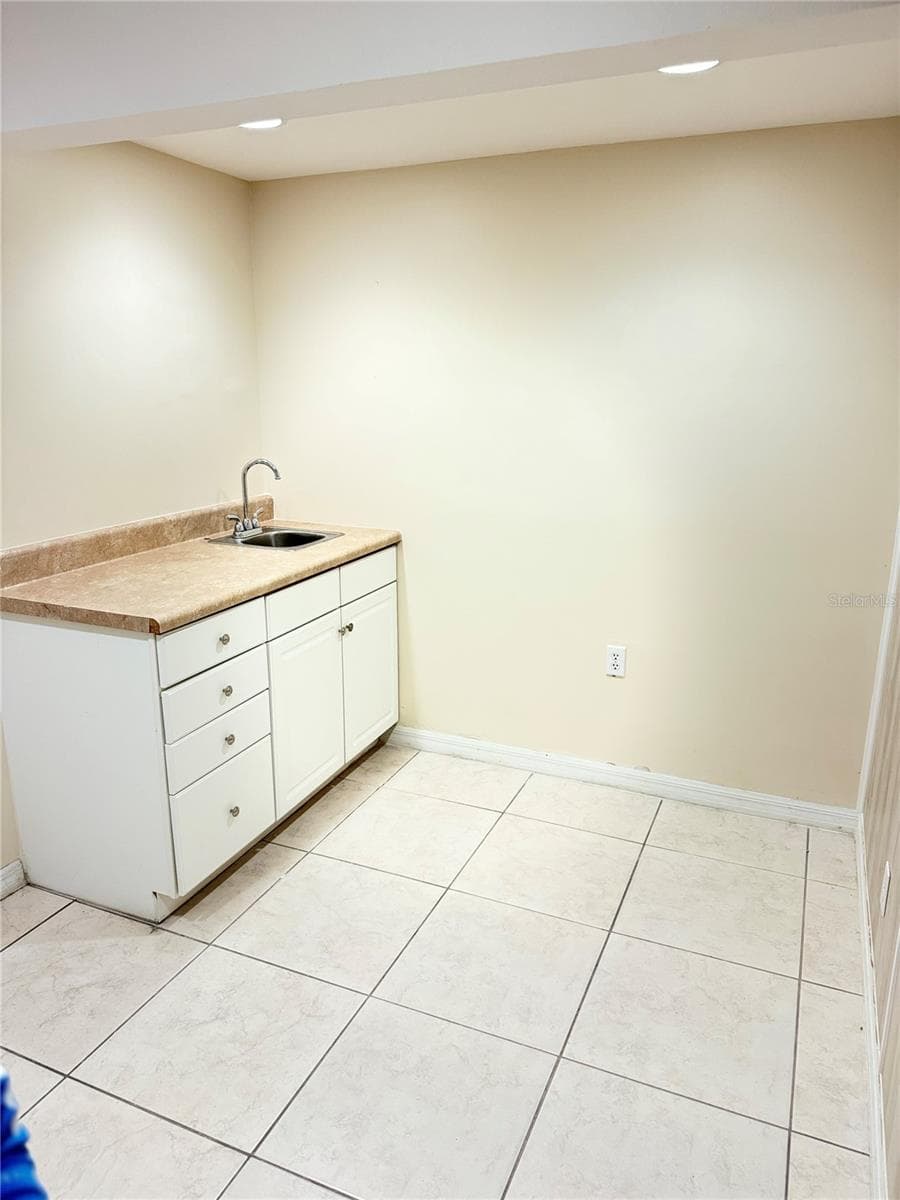 706 7TH STREET — photo 4 of 12