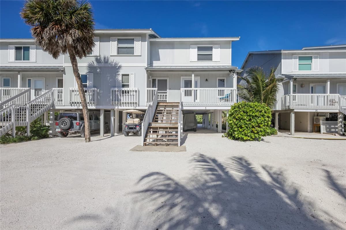 420 GULF BOULEVARD — photo 2 of 40