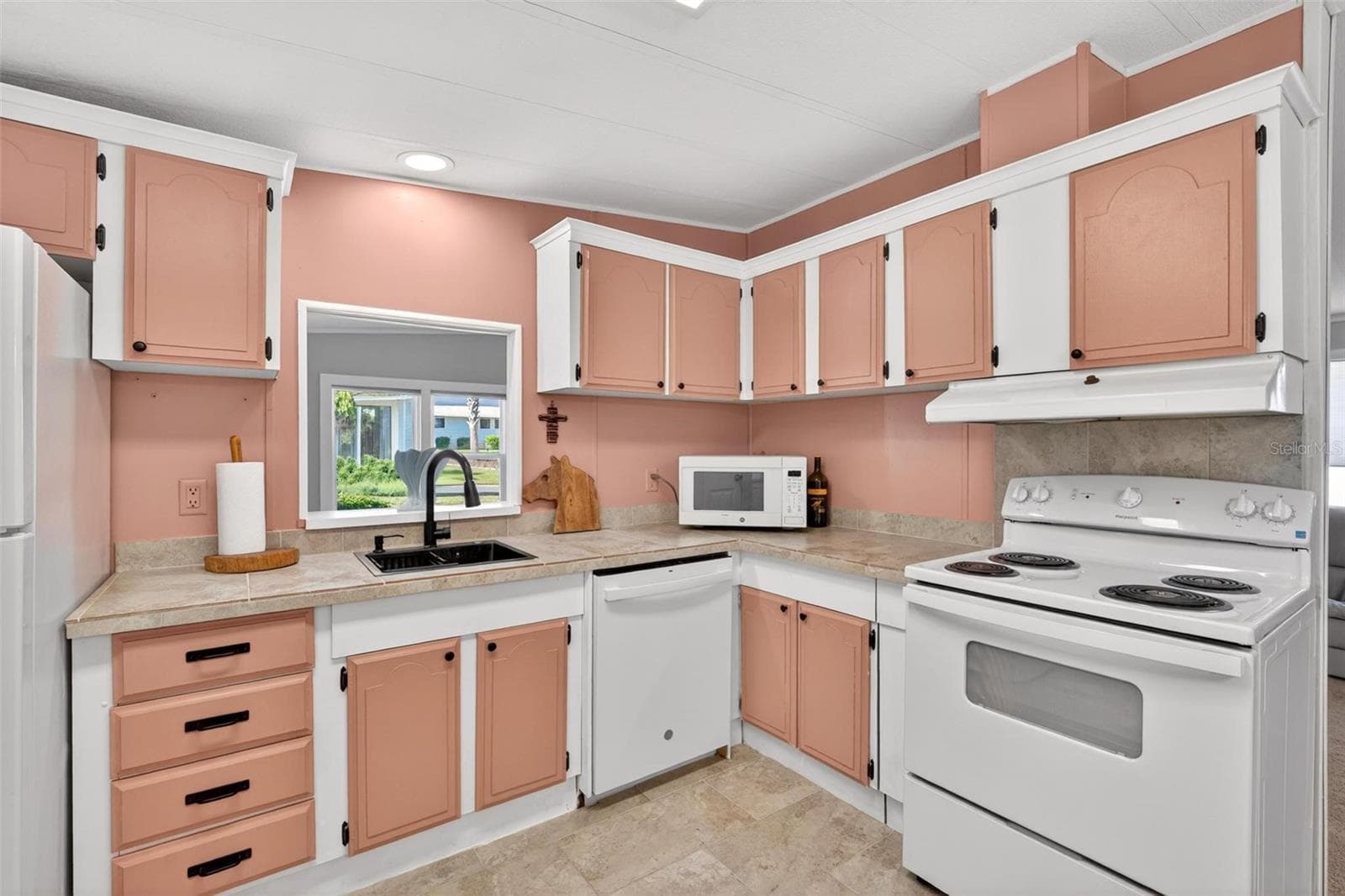 516 JASON DRIVE — photo 16 of 31
