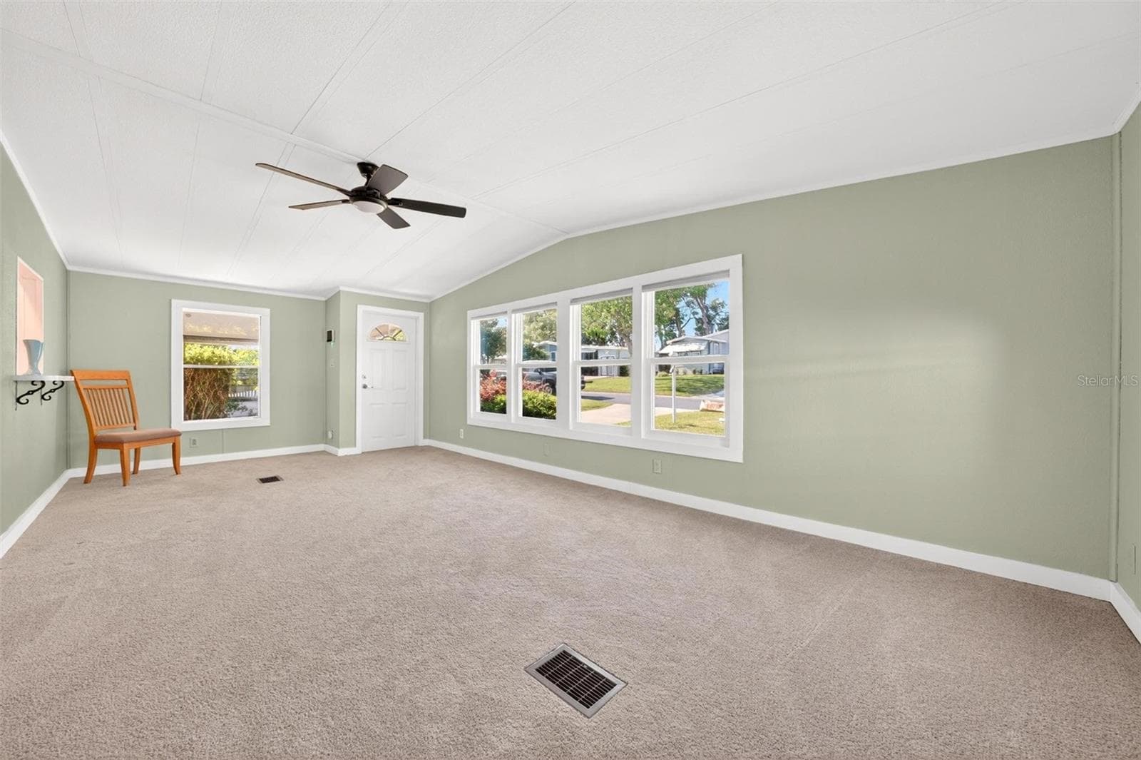 516 JASON DRIVE — photo 6 of 31