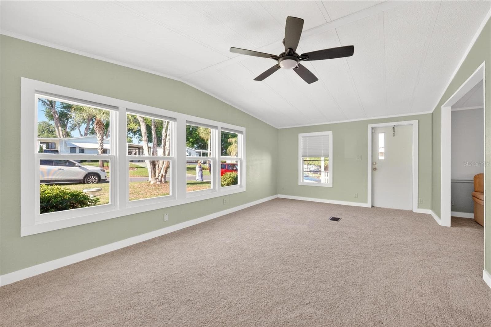 516 JASON DRIVE — photo 8 of 31