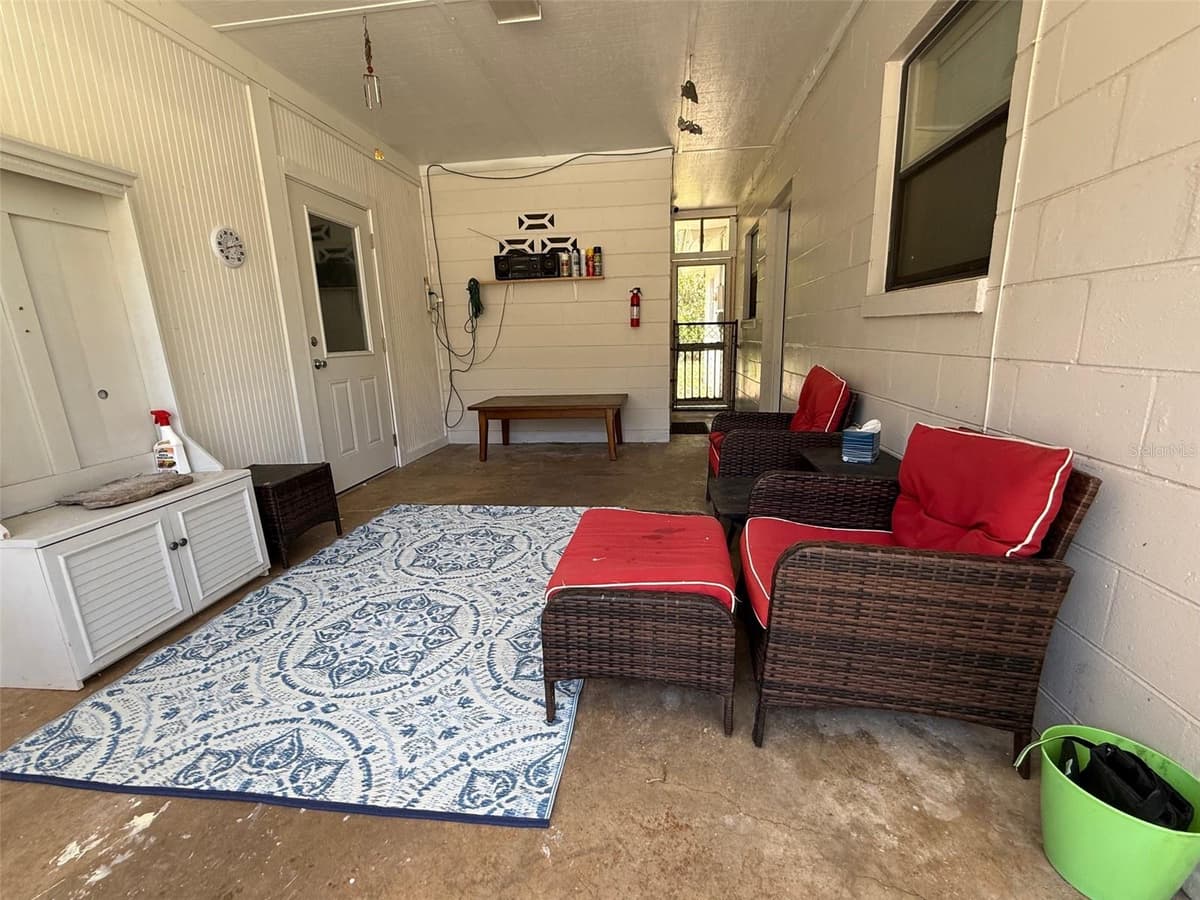 1135 NEIL COURT — photo 4 of 30
