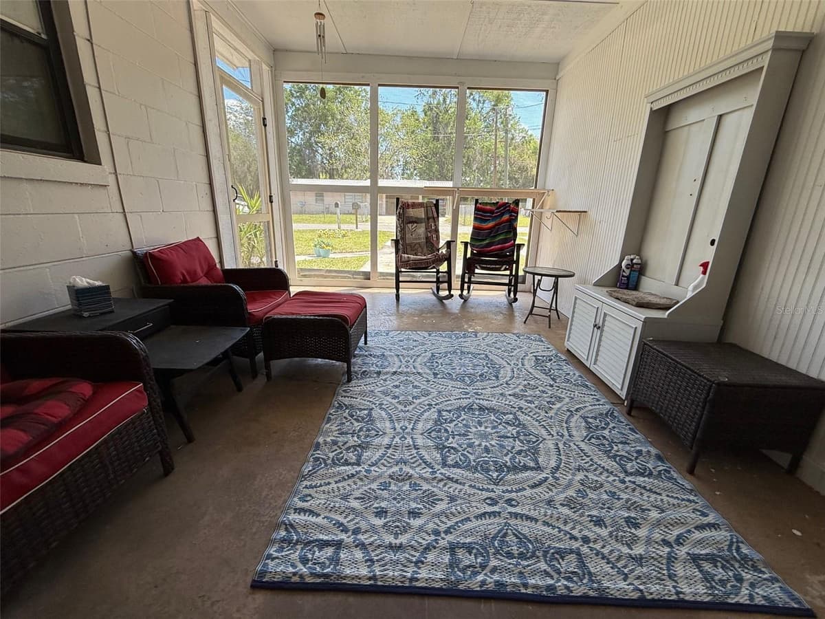 1135 NEIL COURT — photo 12 of 30
