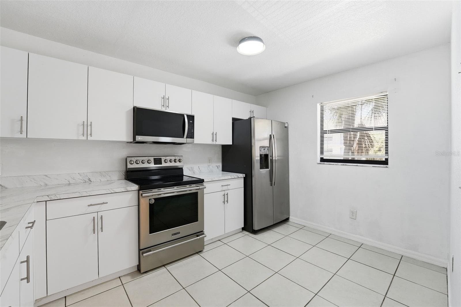 175 KINGS HIGHWAY — photo 6 of 41