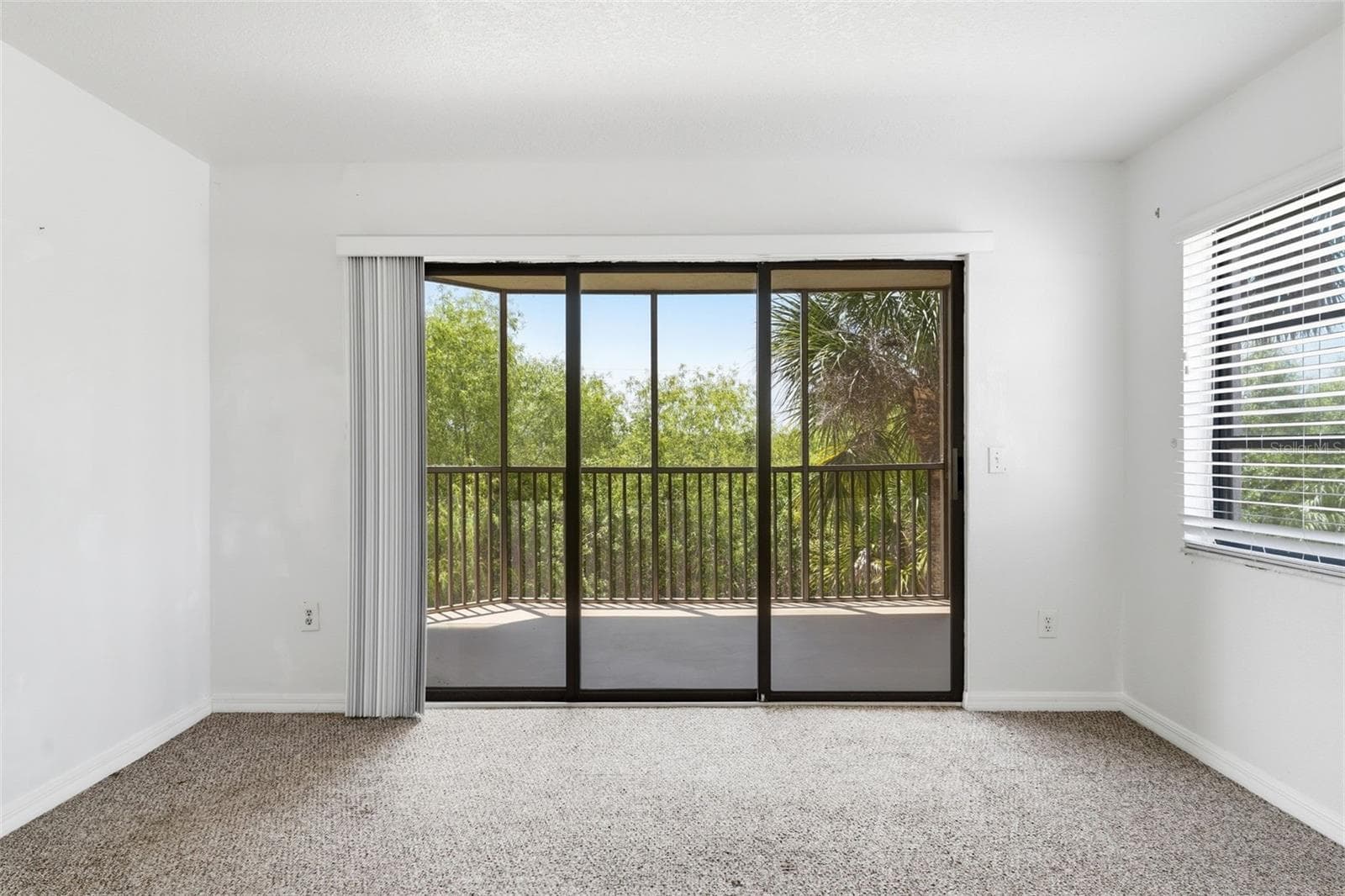 175 KINGS HIGHWAY — photo 15 of 41