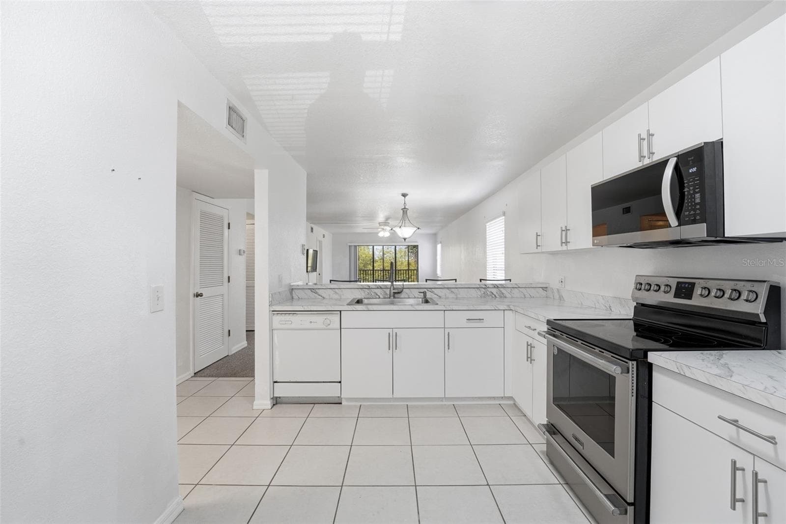 175 KINGS HIGHWAY — photo 8 of 41