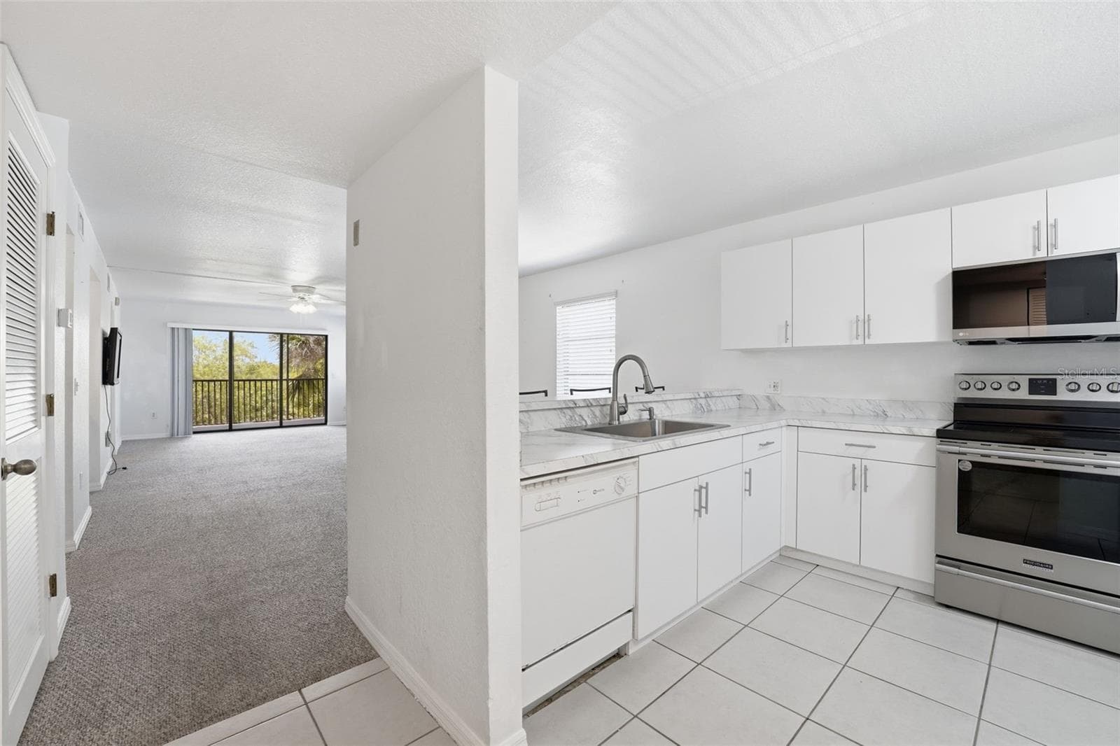 175 KINGS HIGHWAY — photo 4 of 41