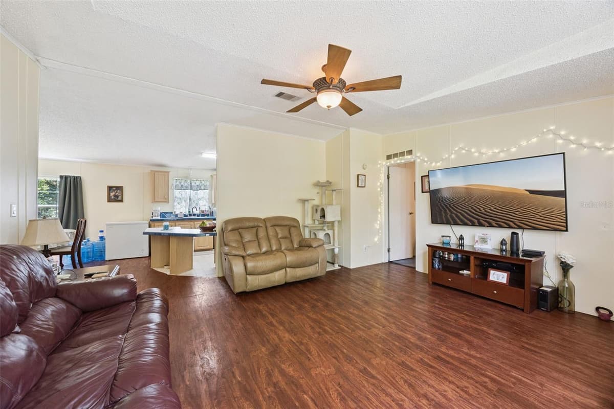 25412 MATHEW STREET — photo 5 of 35