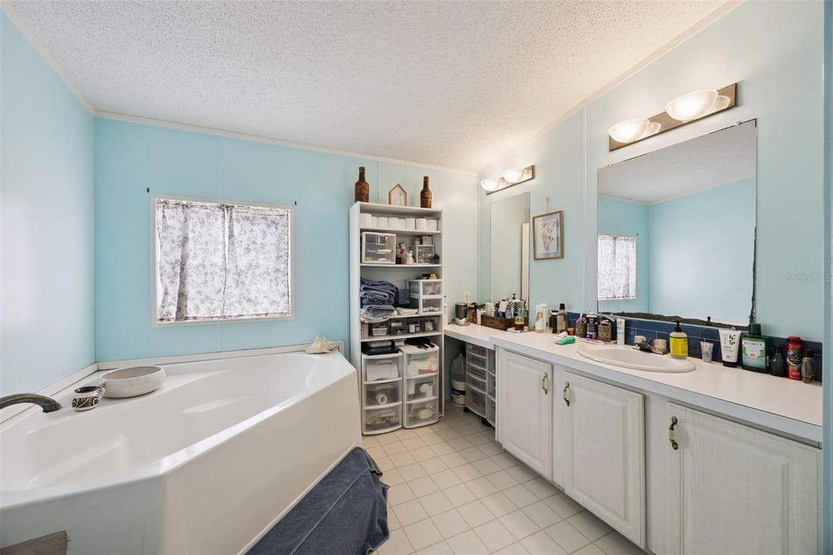 25412 MATHEW STREET — photo 14 of 35
