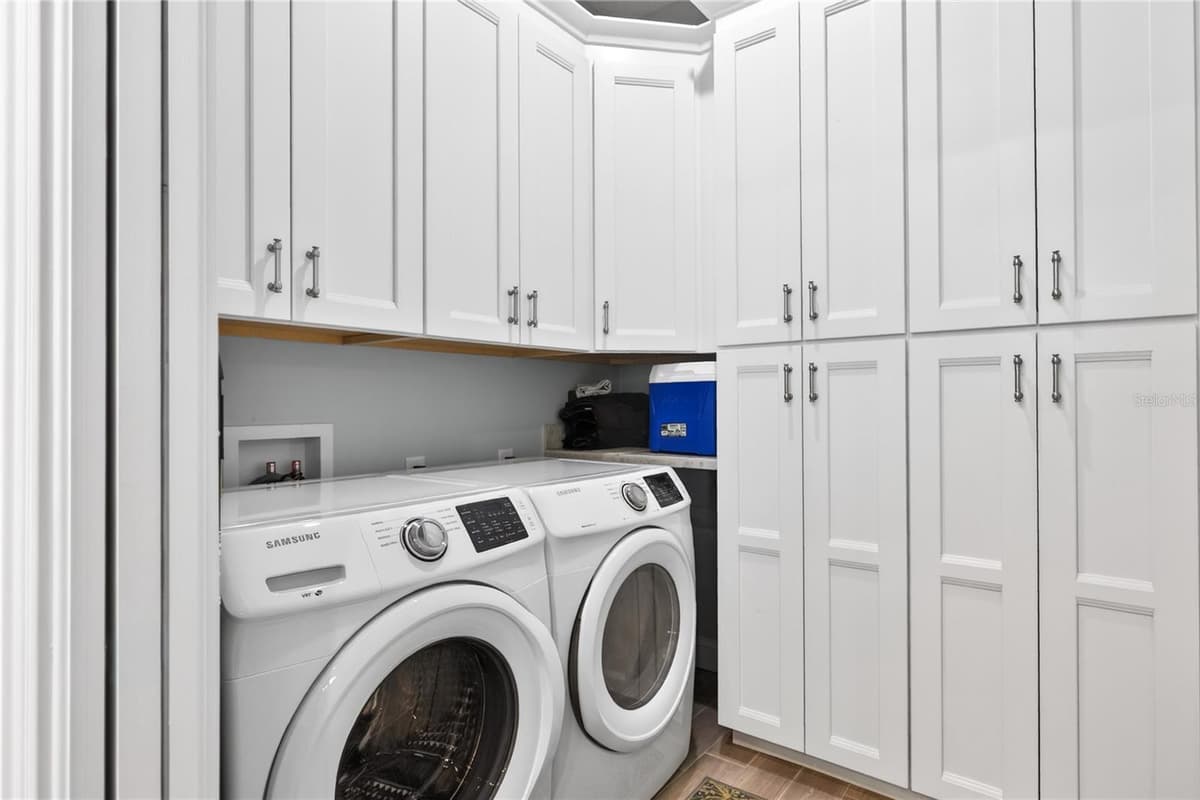 260 CENTRAL AVENUE — photo 10 of 42