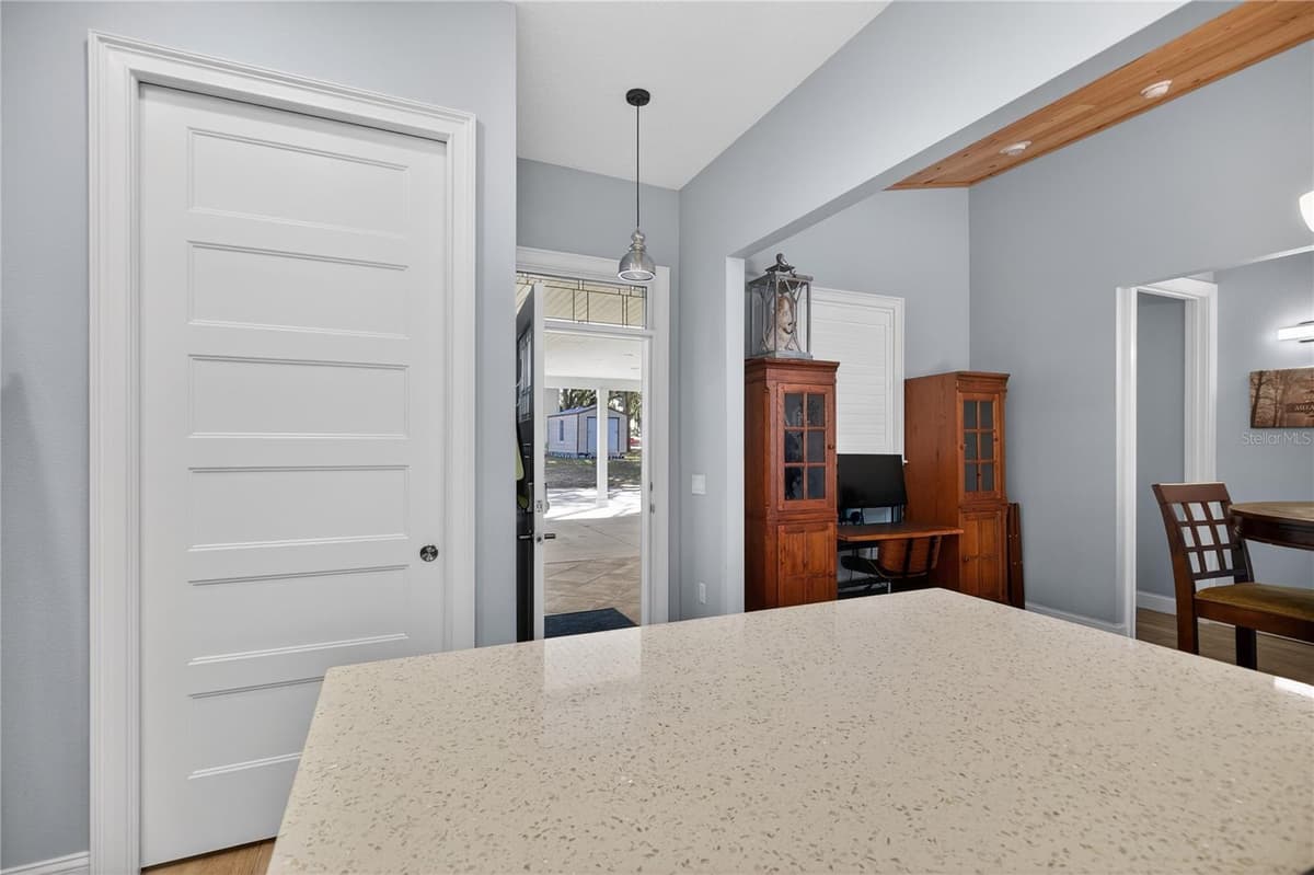 260 CENTRAL AVENUE — photo 6 of 42