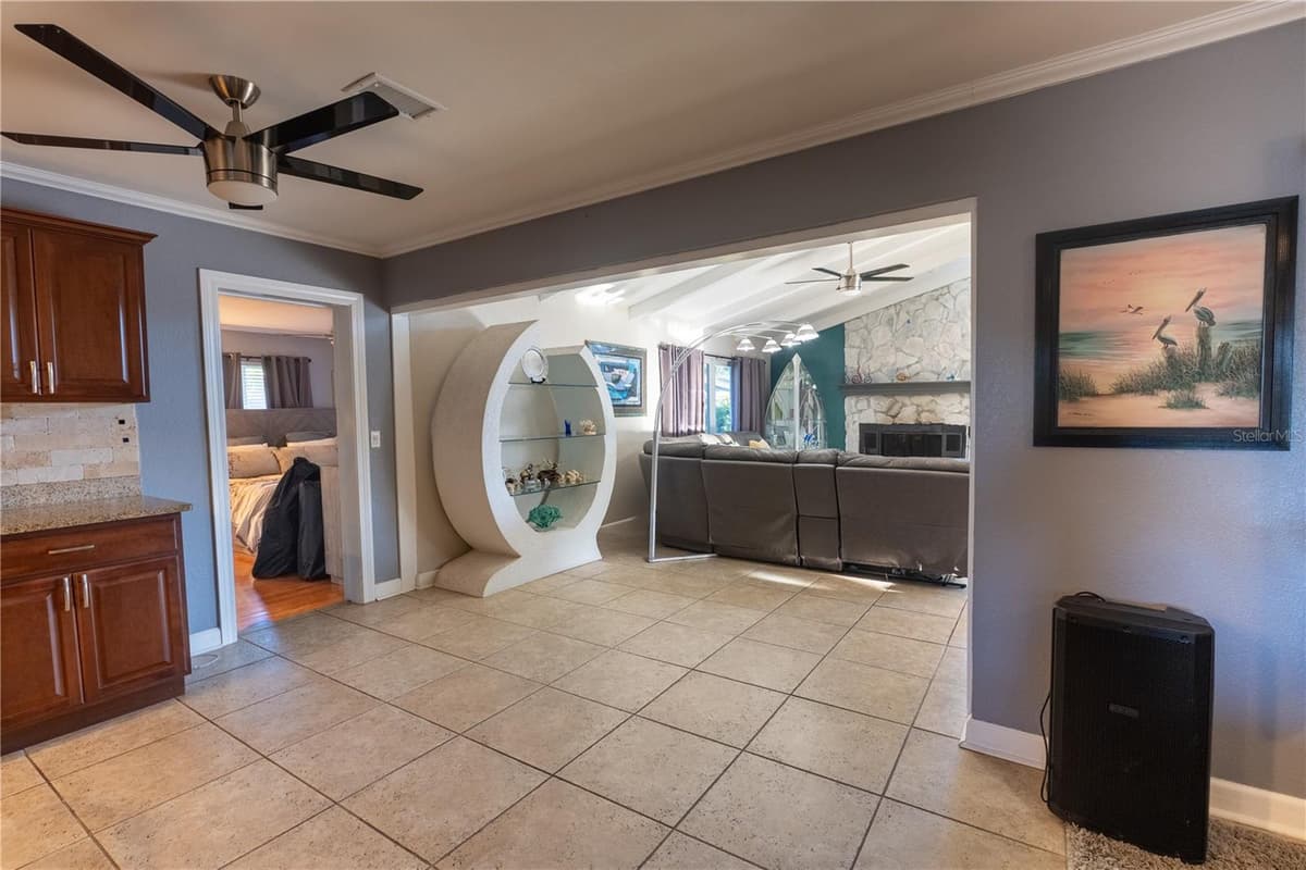 33 SOUTHWIND DRIVE — photo 14 of 50