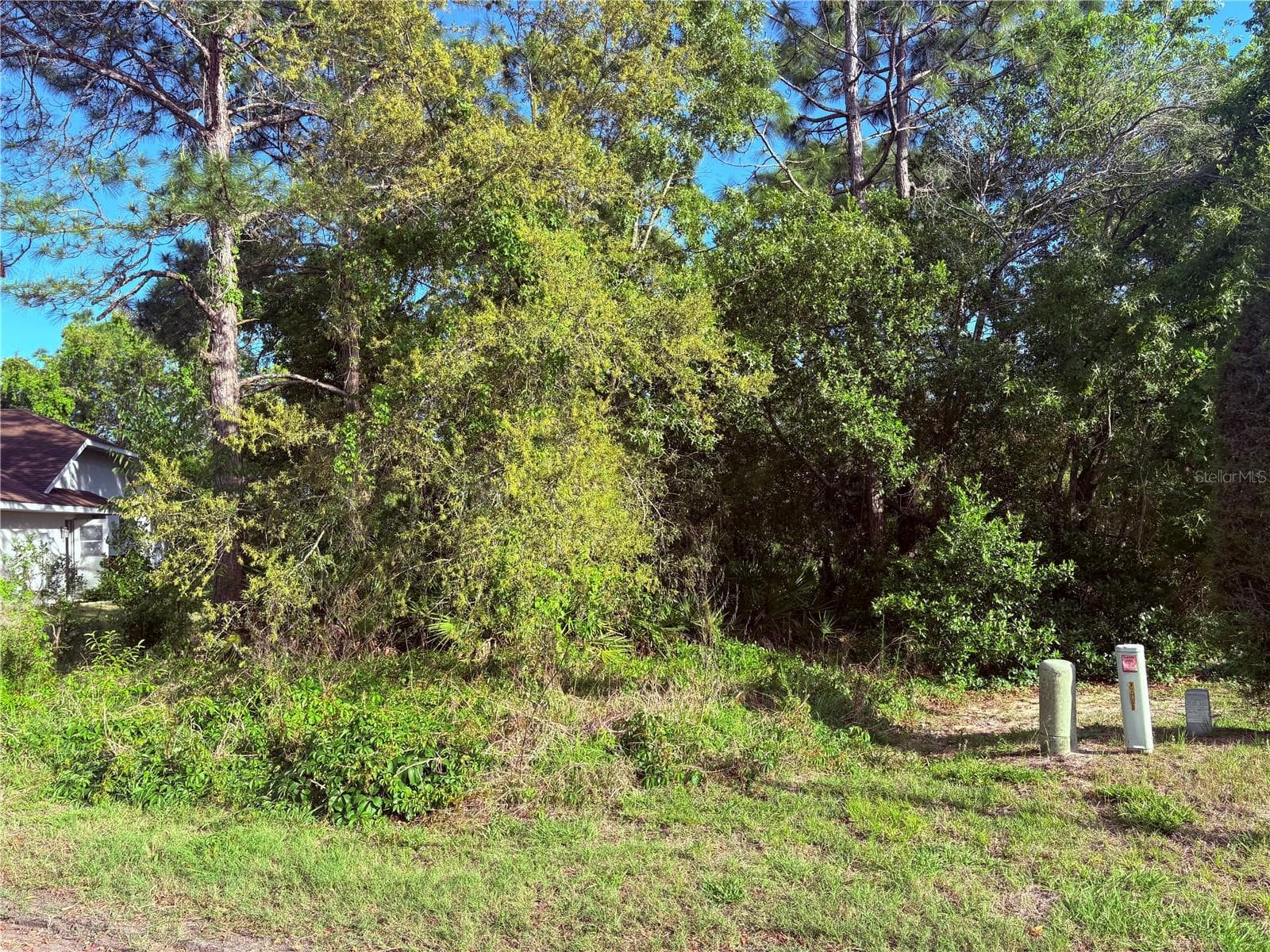 21 SWEETBAY COURT — photo 2 of 5