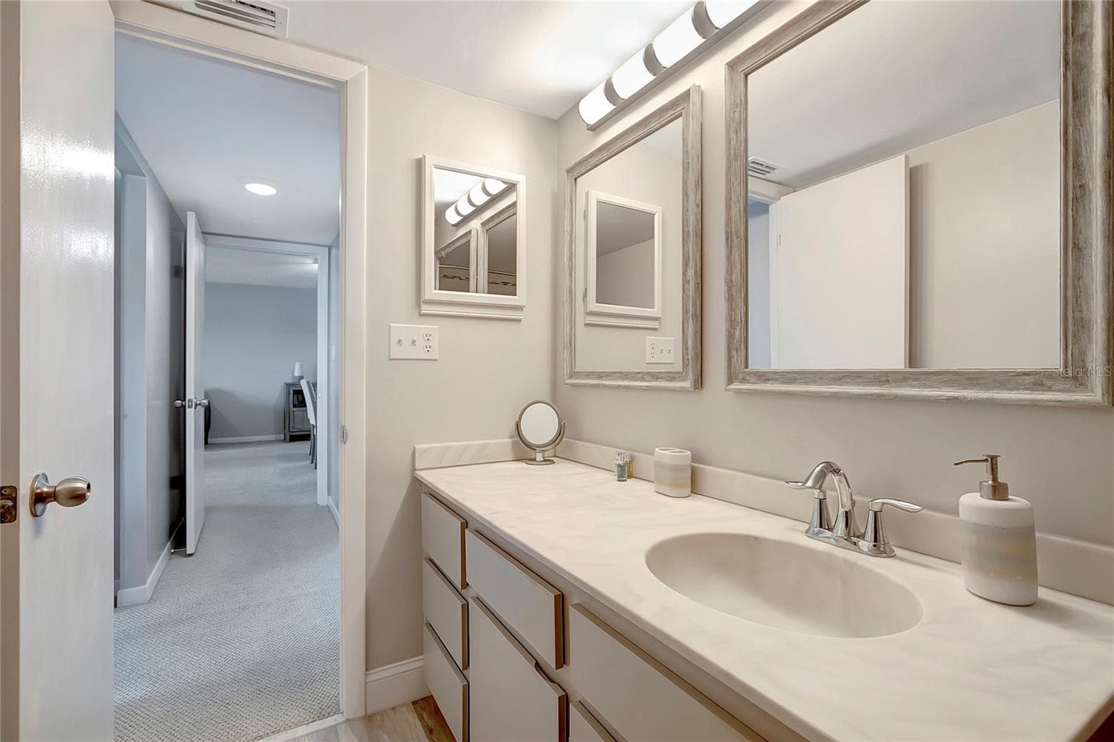 400 64TH AVENUE — photo 4 of 81