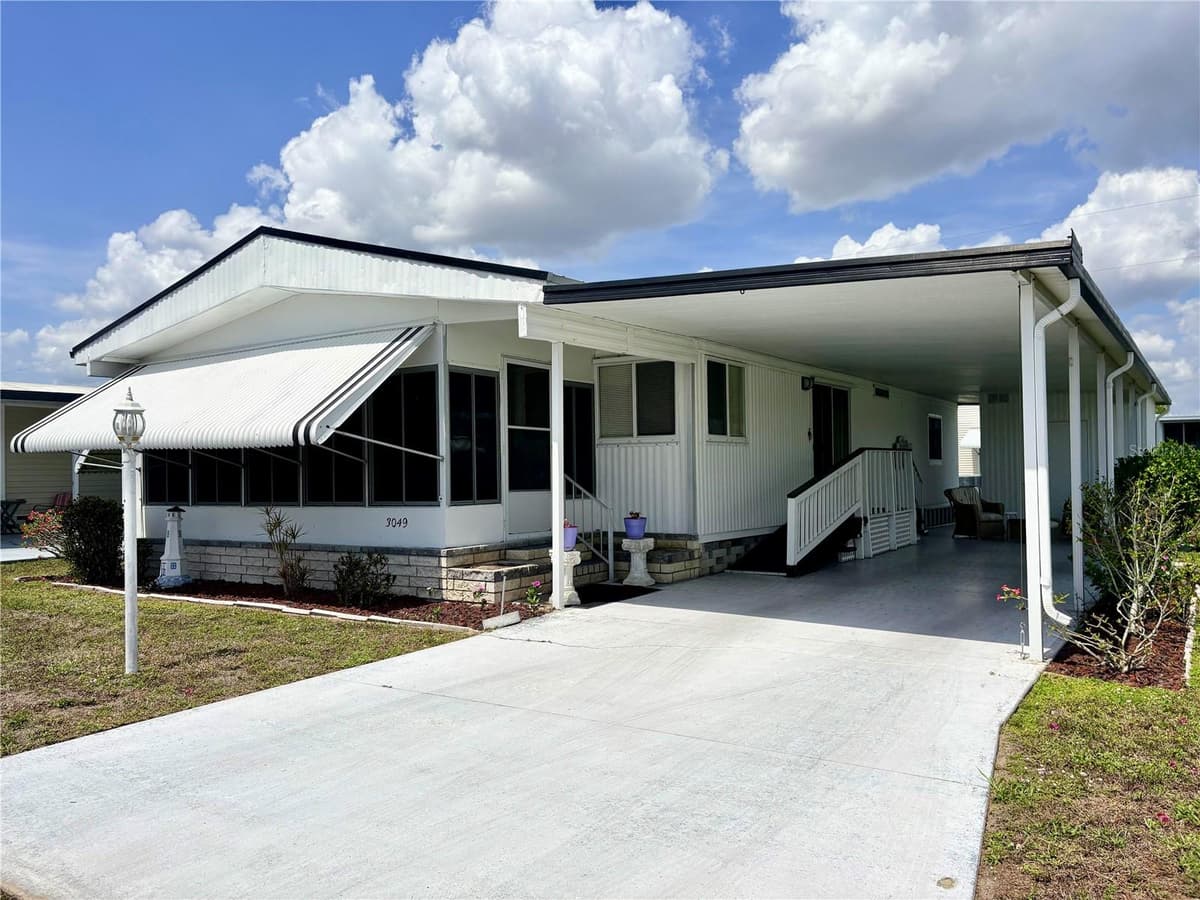 3049 LONGVIEW LANE — photo 1 of 33