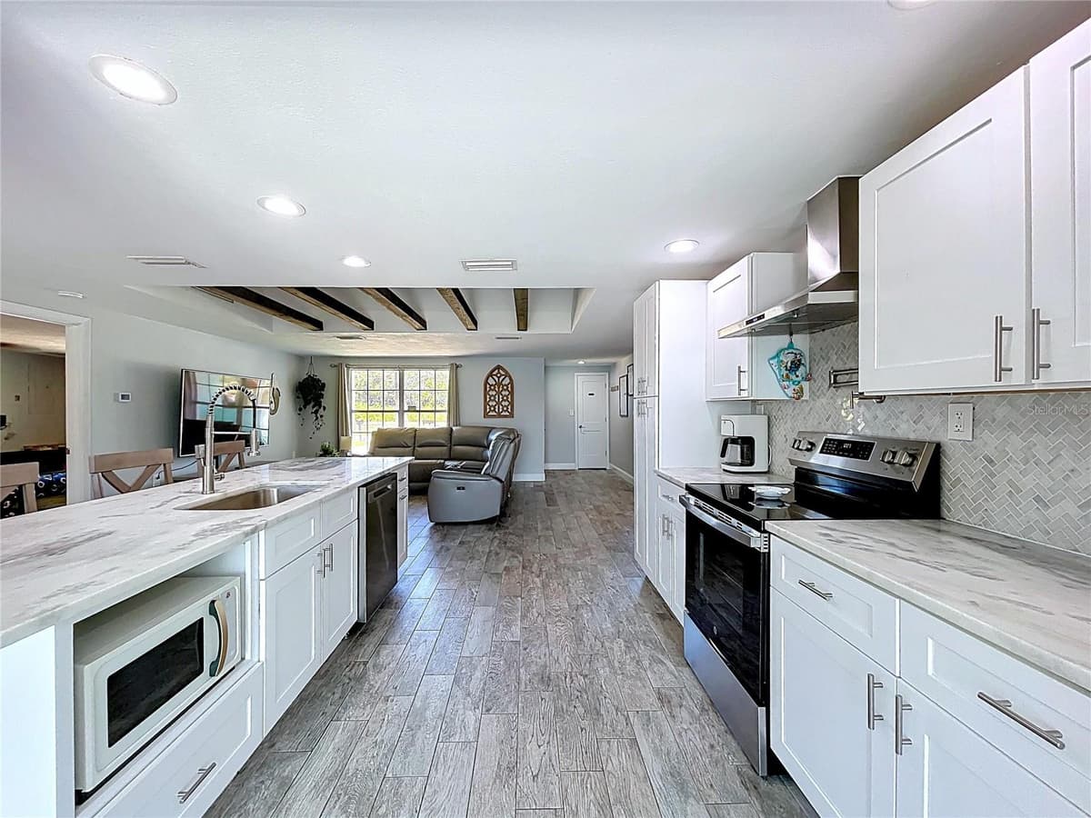 4930 BAY PARK DRIVE — photo 12 of 89