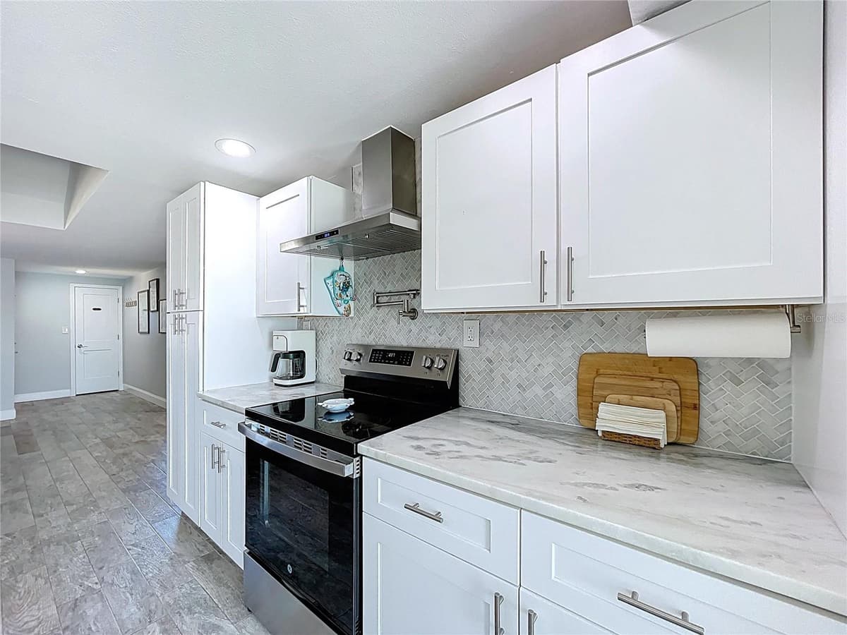 4930 BAY PARK DRIVE — photo 16 of 89