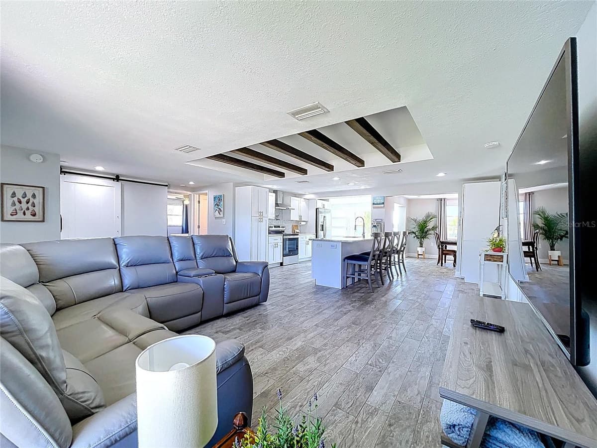 4930 BAY PARK DRIVE — photo 6 of 89