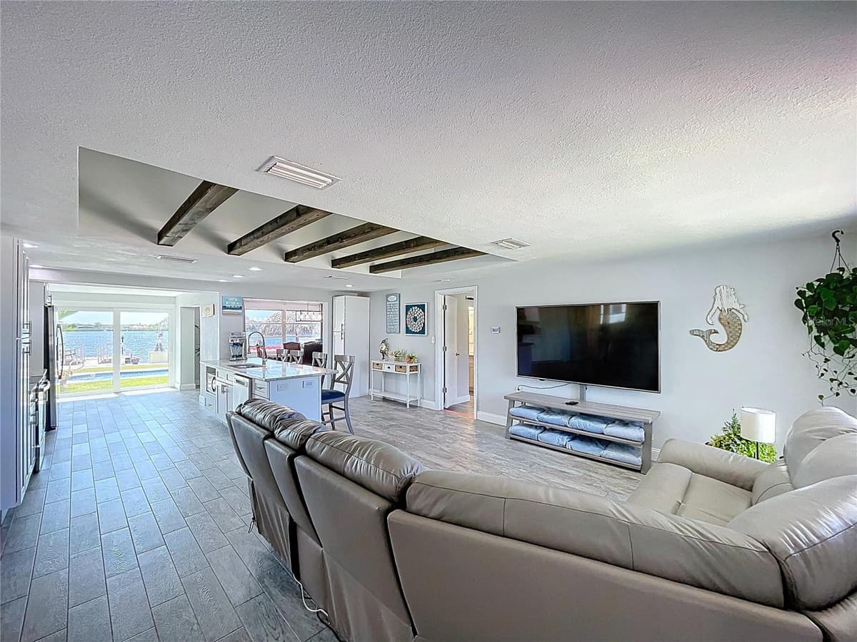 4930 BAY PARK DRIVE — photo 10 of 89