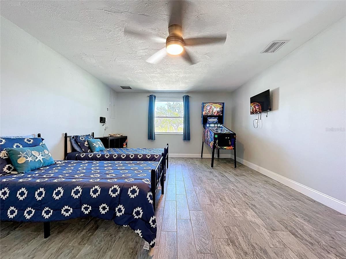 4930 BAY PARK DRIVE — photo 46 of 89
