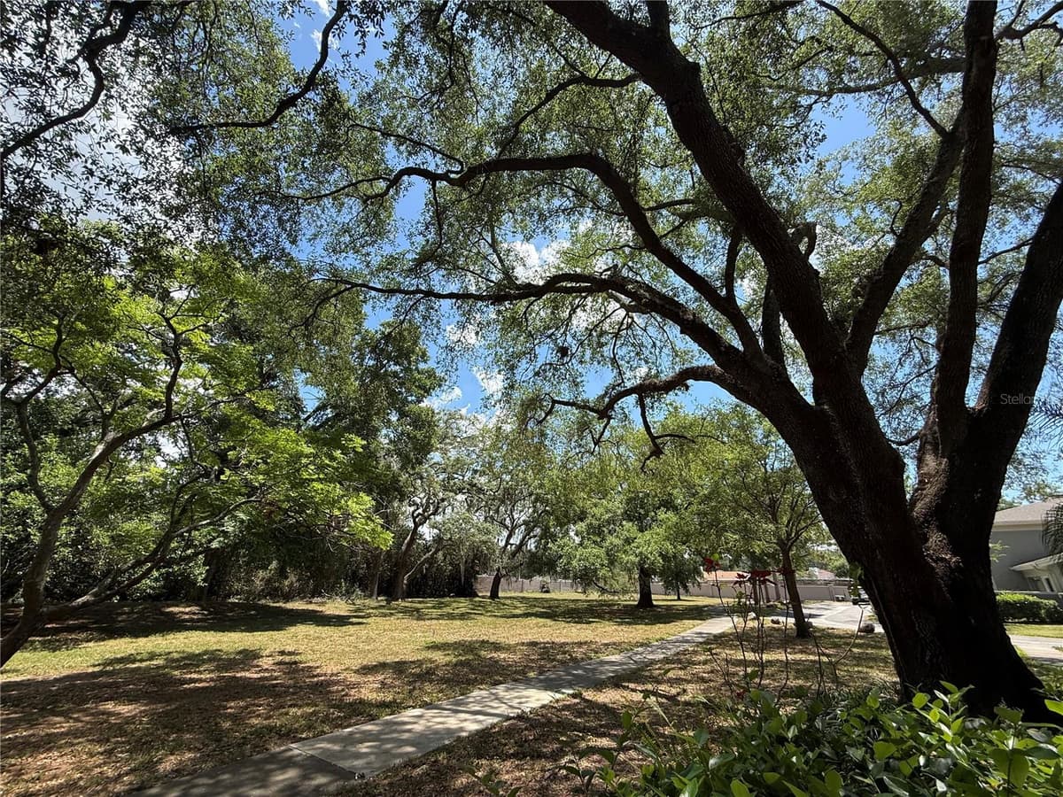 6322 TREETOP CIRCLE — photo 33 of 46