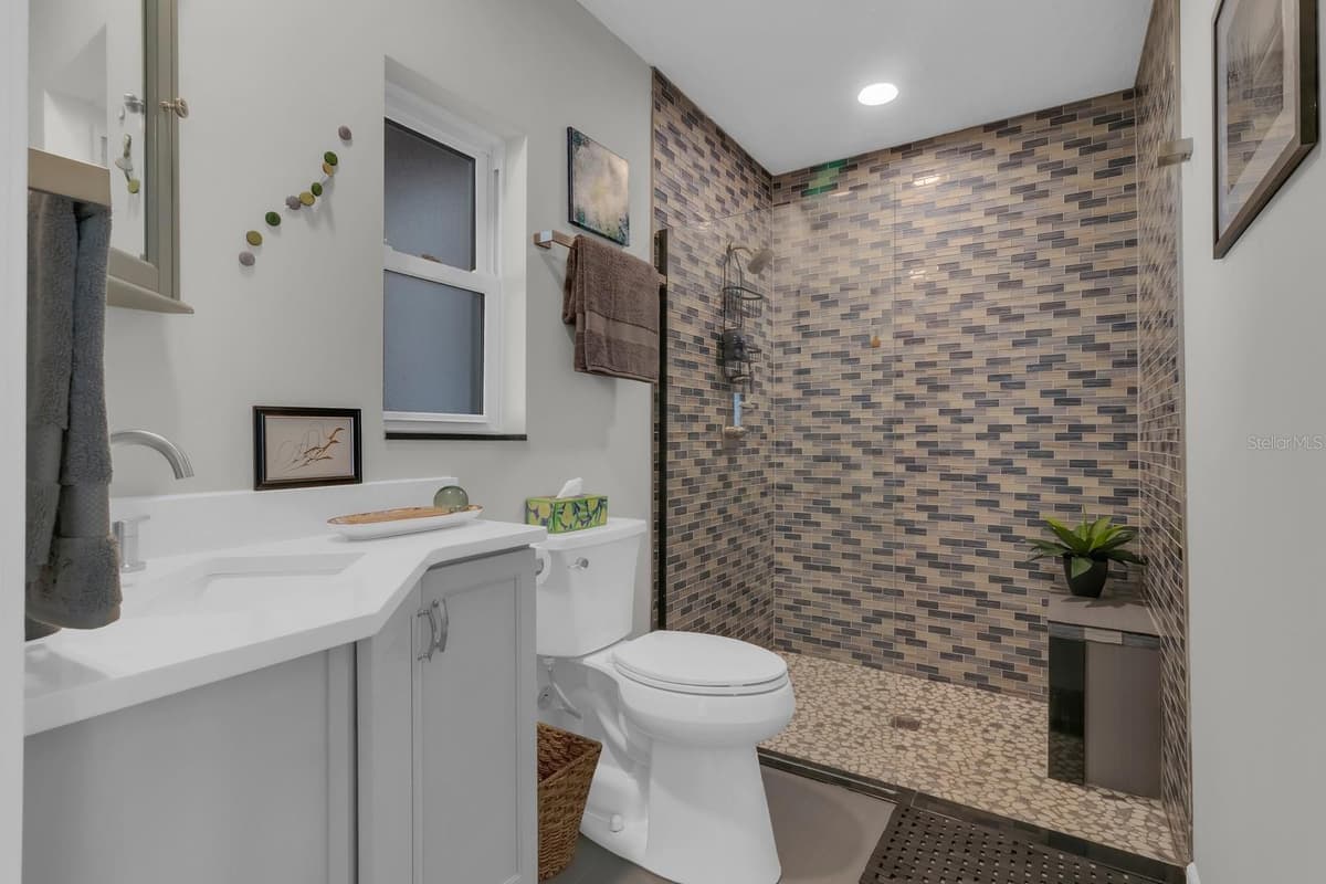1322 RIVERSIDE DRIVE — photo 10 of 21