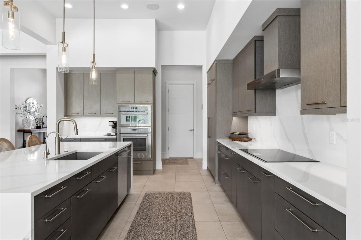 15220 PENDIO DRIVE — photo 14 of 74
