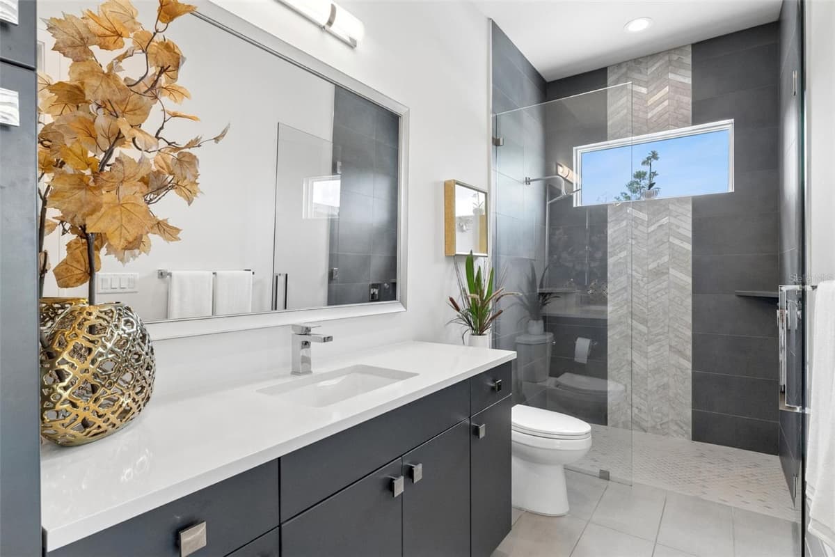 15220 PENDIO DRIVE — photo 42 of 74