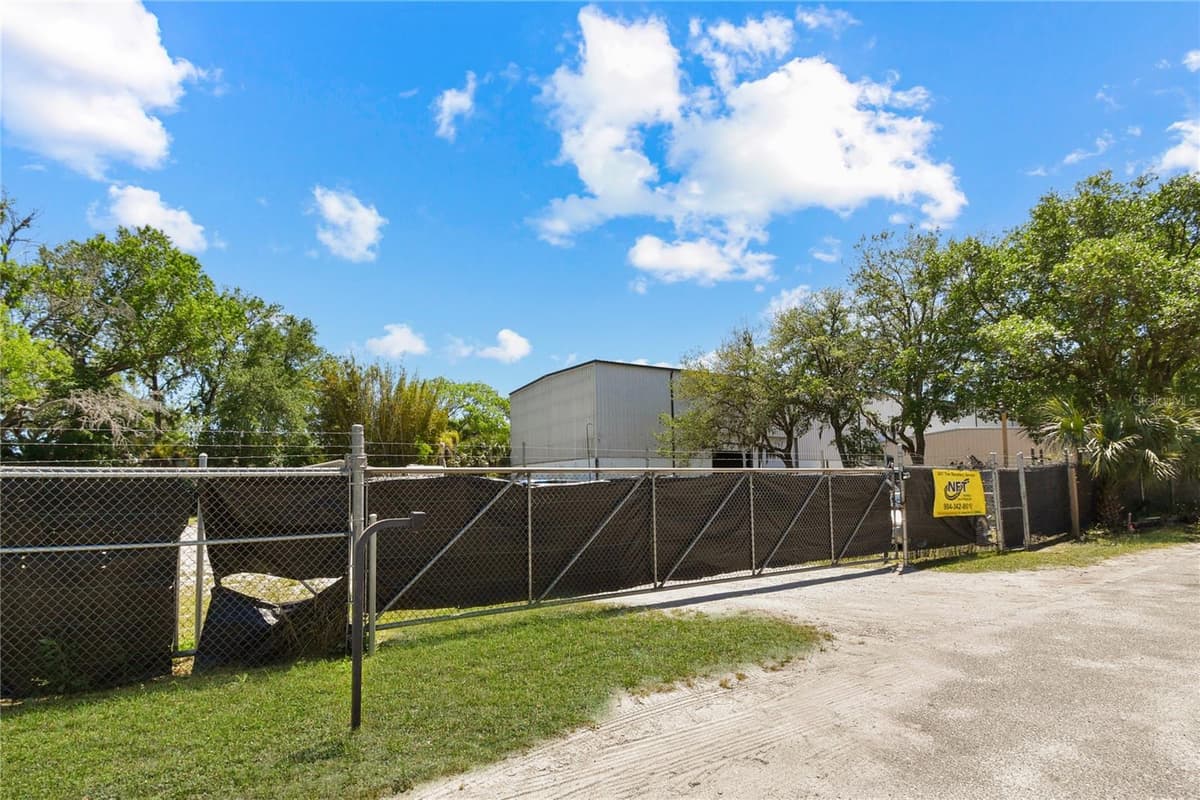 1324 MATTIE STREET — photo 8 of 16