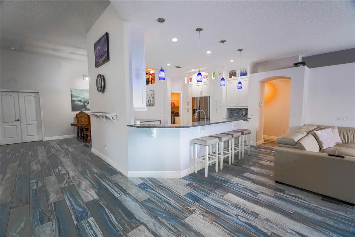 2145 PORPOISE STREET — photo 11 of 22