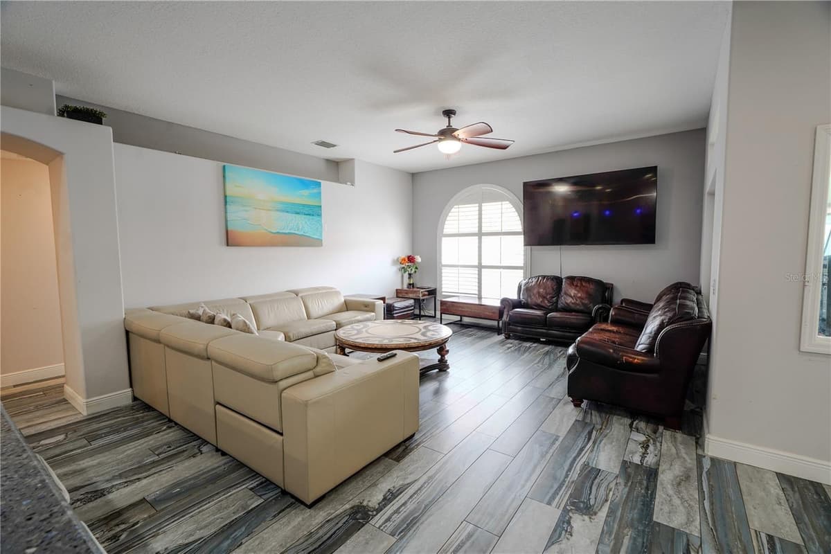 2145 PORPOISE STREET — photo 10 of 22