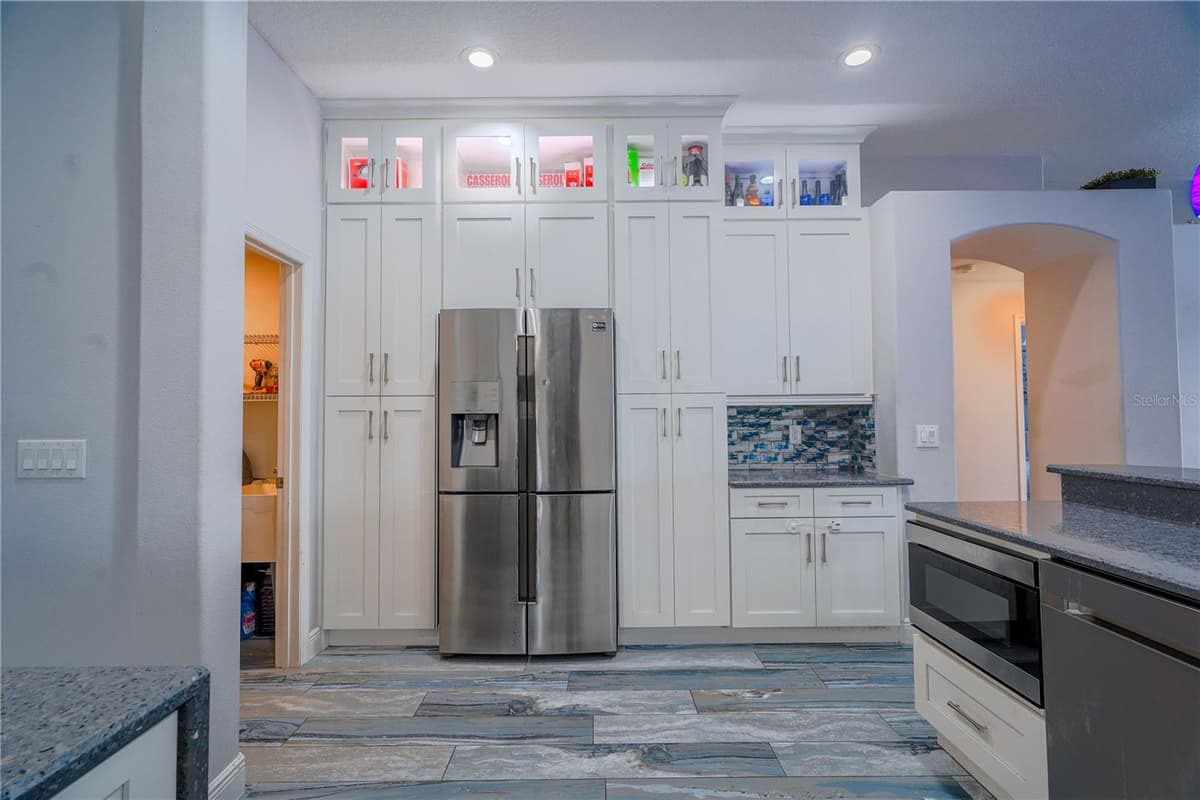 2145 PORPOISE STREET — photo 17 of 22