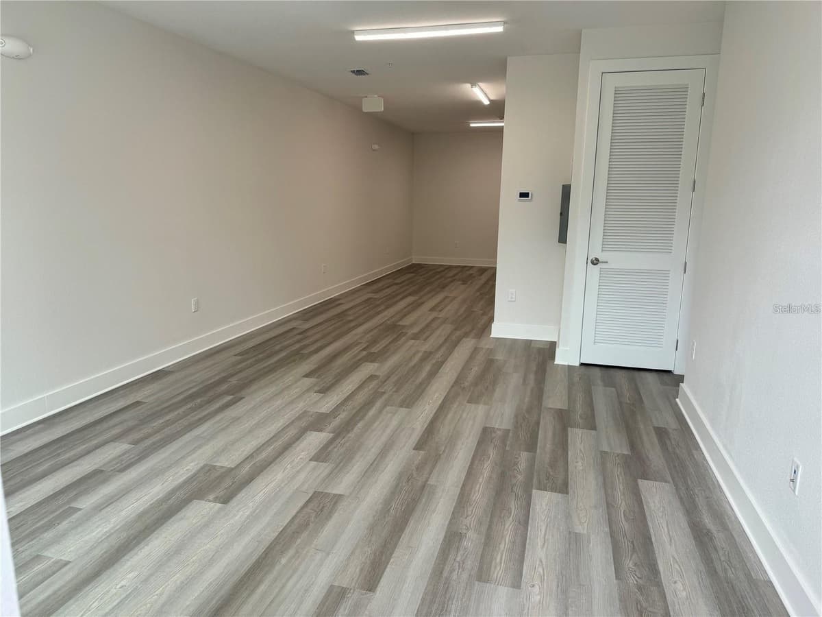 419 MIKE ROBERTO WAY — photo 5 of 13