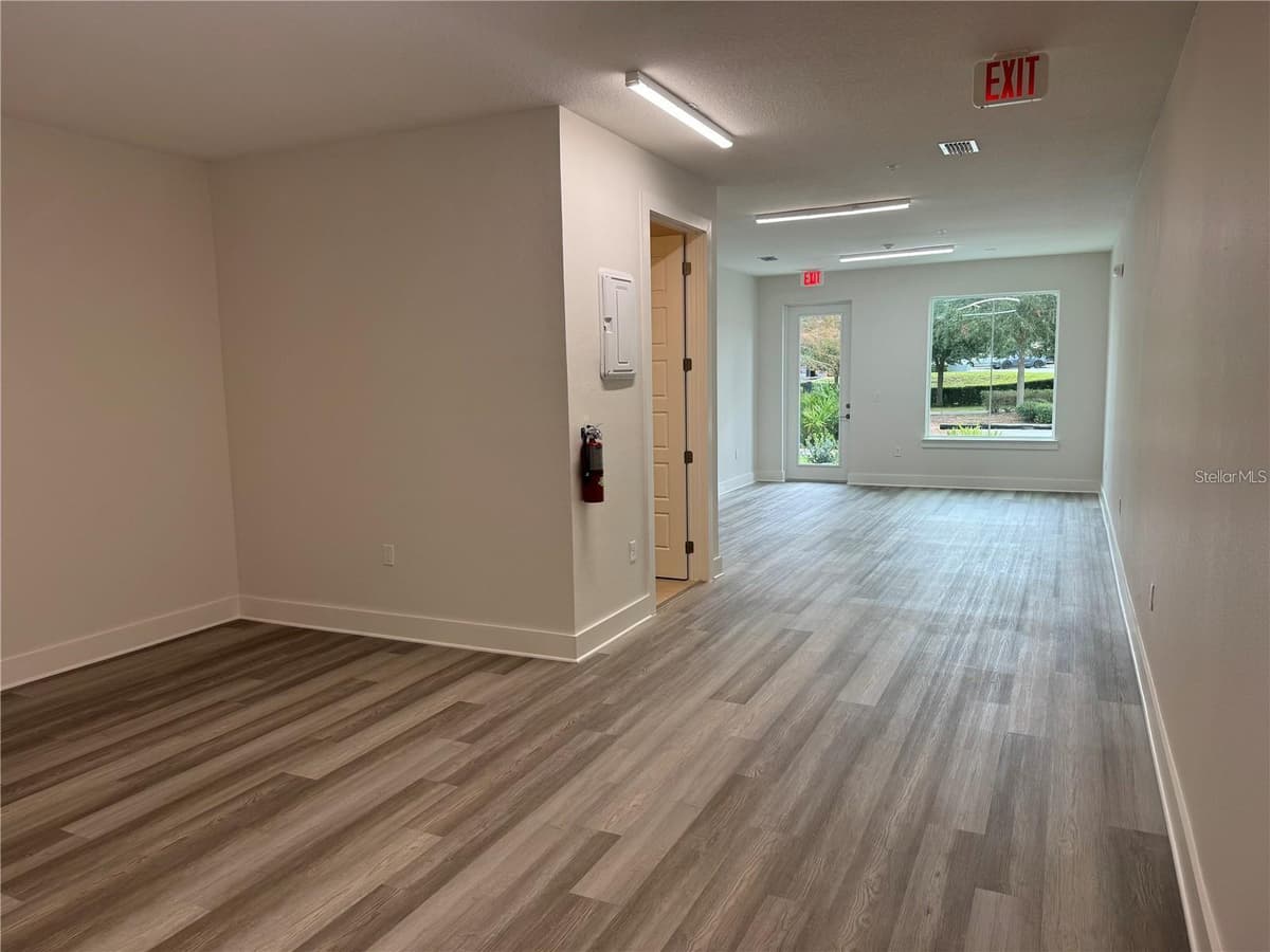419 MIKE ROBERTO WAY — photo 4 of 13