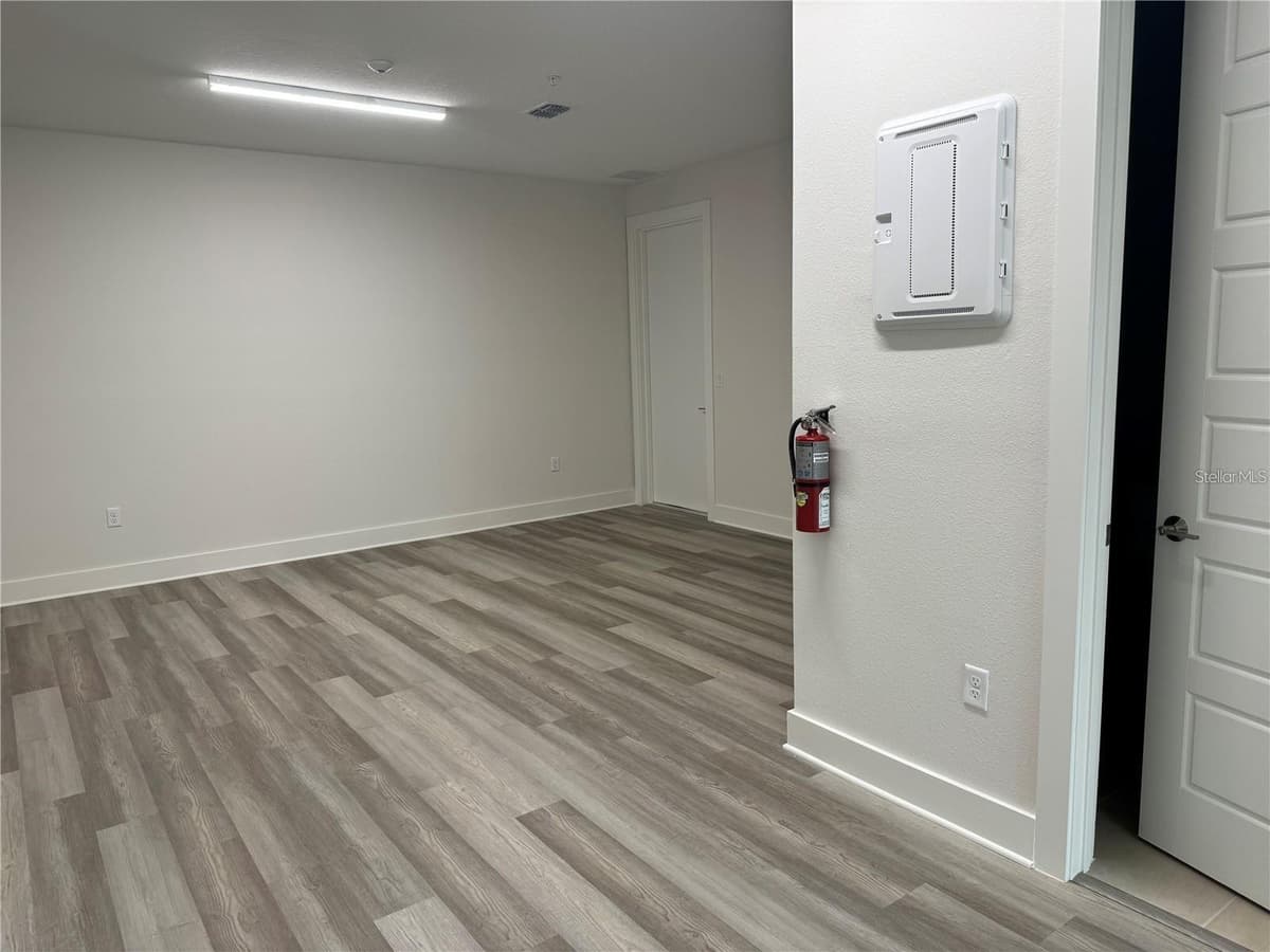 419 MIKE ROBERTO WAY — photo 6 of 13