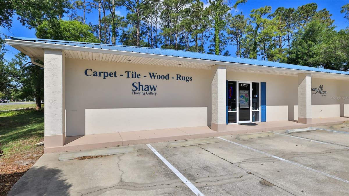 4720 MOODY BOULEVARD — photo 4 of 41