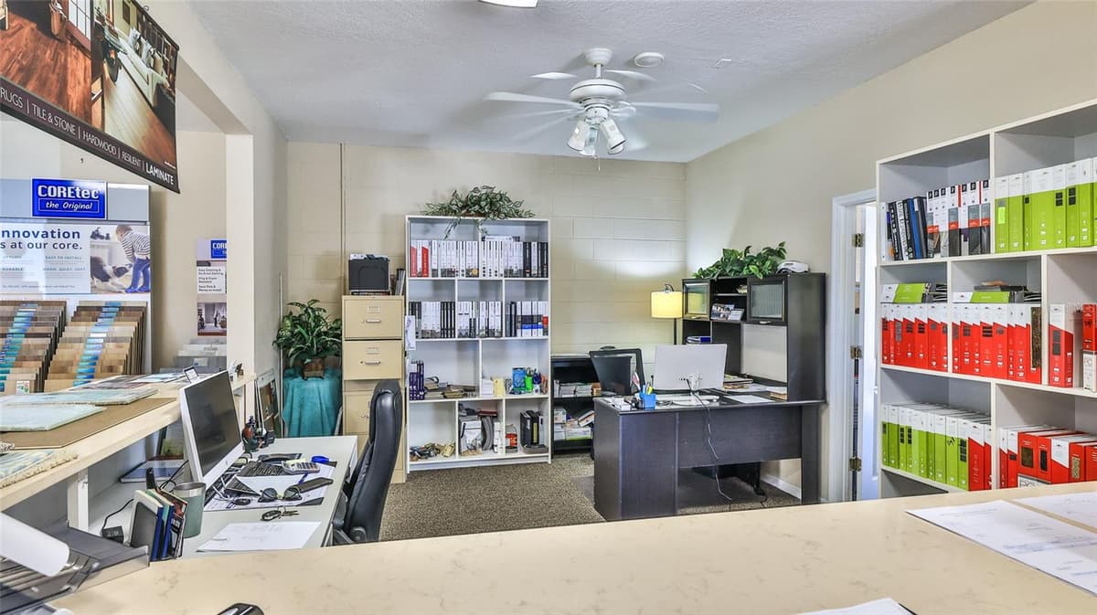 4720 MOODY BOULEVARD — photo 14 of 41
