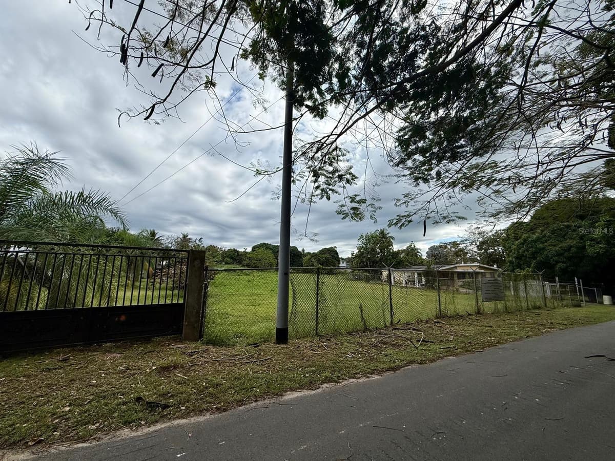 BO COTO NORTE, SECTOR GUAYANEY, MANATI — photo 13 of 15