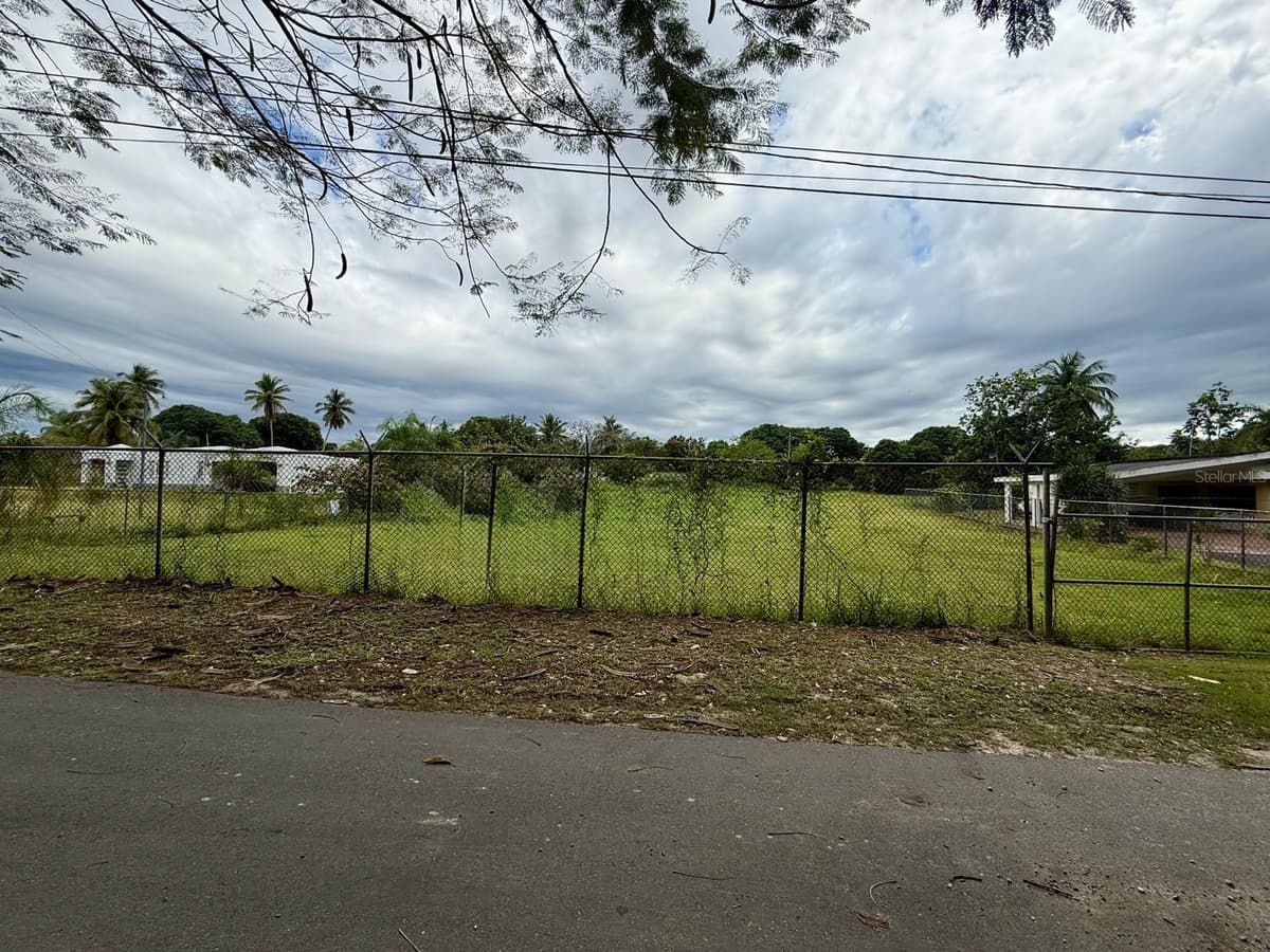 BO COTO NORTE, SECTOR GUAYANEY, MANATI — photo 15 of 15