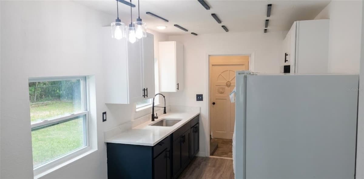 1412 LAUREL STREET — photo 16 of 22