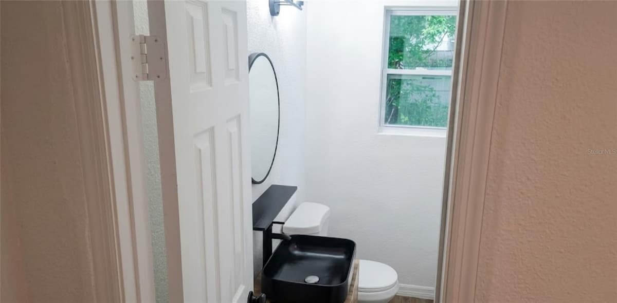 1412 LAUREL STREET — photo 9 of 22