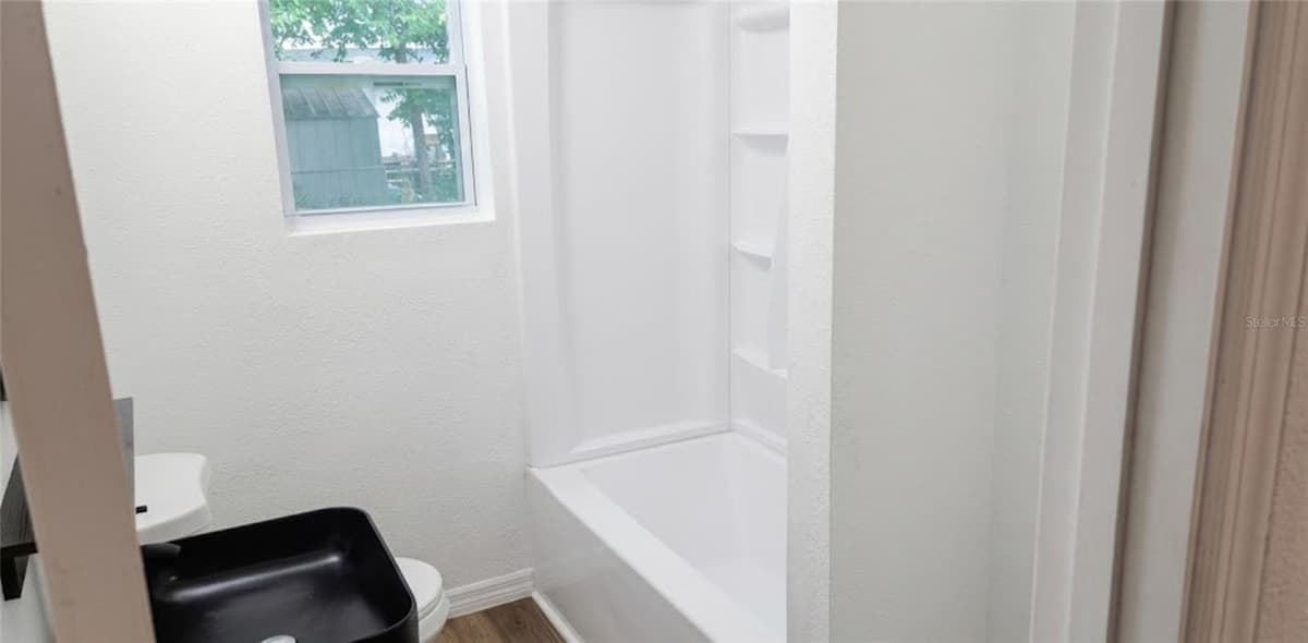 1412 LAUREL STREET — photo 10 of 22