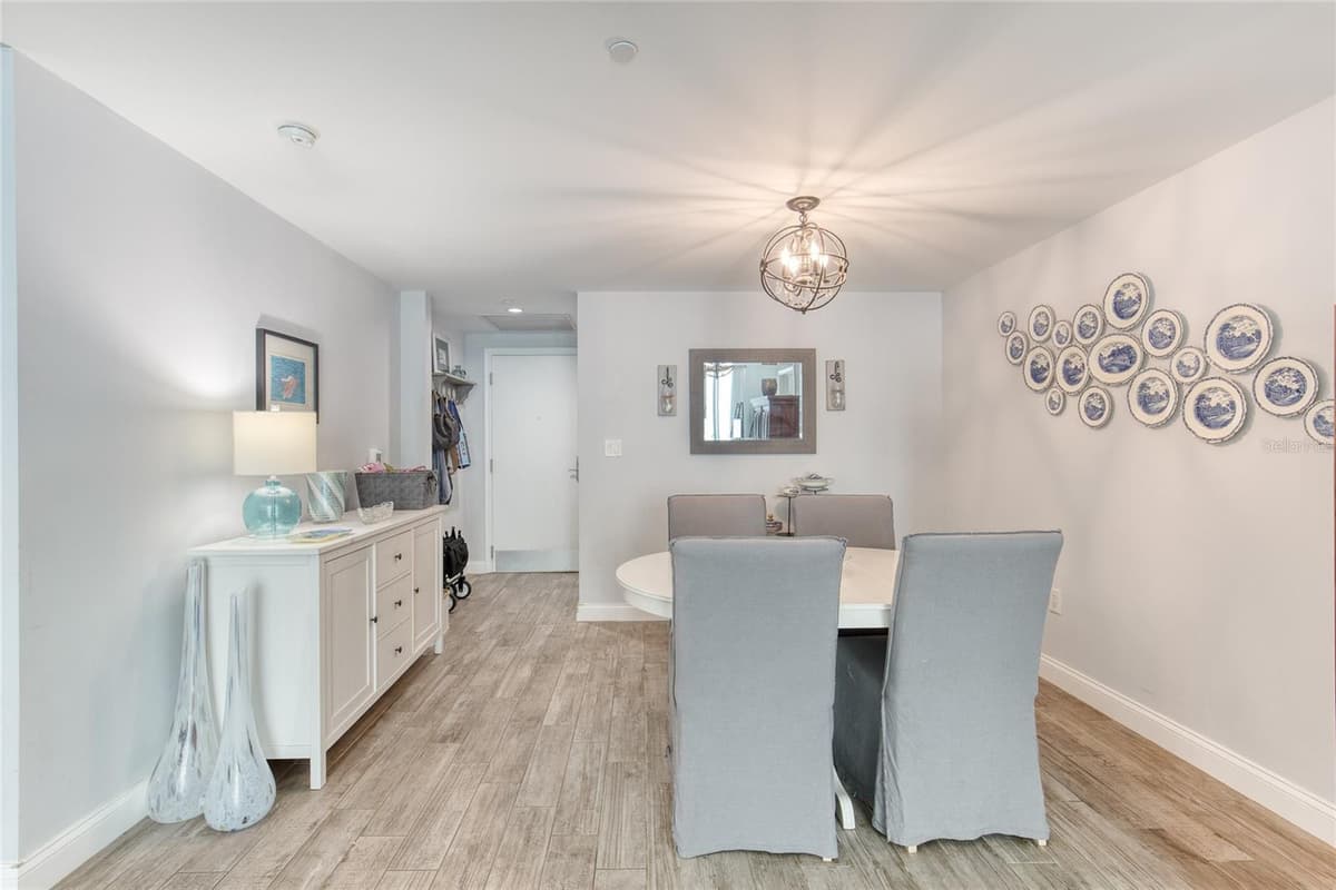 241 RIVERSIDE DRIVE — photo 5 of 42