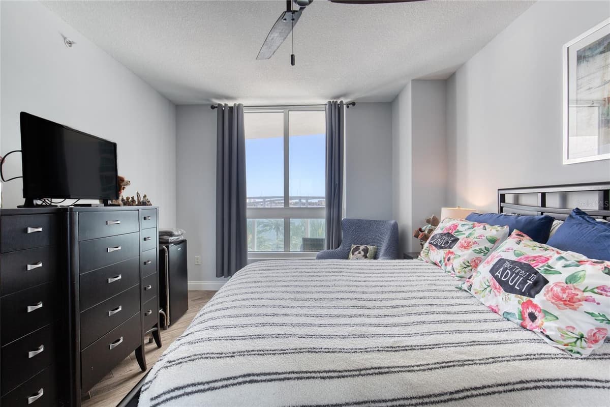 241 RIVERSIDE DRIVE — photo 18 of 42