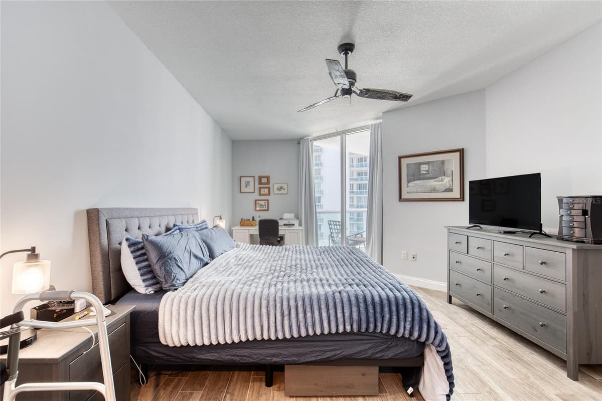 241 RIVERSIDE DRIVE — photo 12 of 42