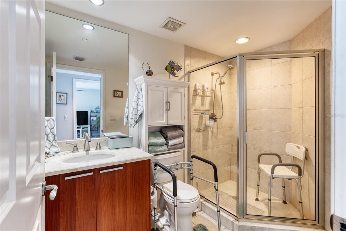 241 RIVERSIDE DRIVE — photo 19 of 42