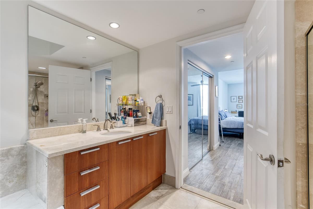 241 RIVERSIDE DRIVE — photo 13 of 42